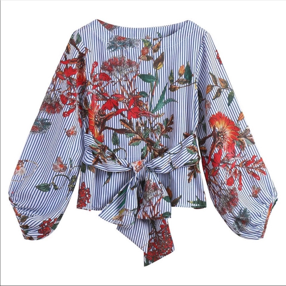 Size S Boutique Floral striped wrap top